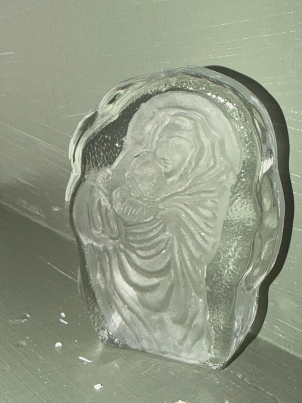 Vintage Etched Art Glass Paperweight Madonna and Child - Picture 3 of 6
